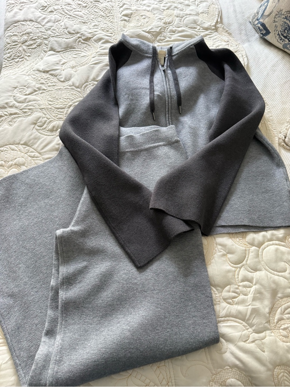 Cynthia RowleyTwo-Tone Gray Quarter-Zip Sweater ad Pants Set
